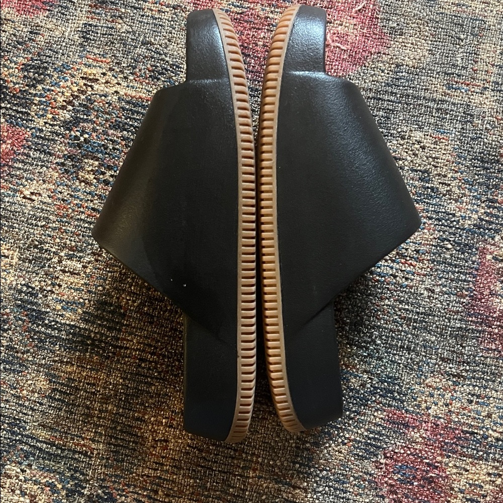 NWT Nike Men's Black and Tan Slide Sandals size 9 - Picture 4 of 5